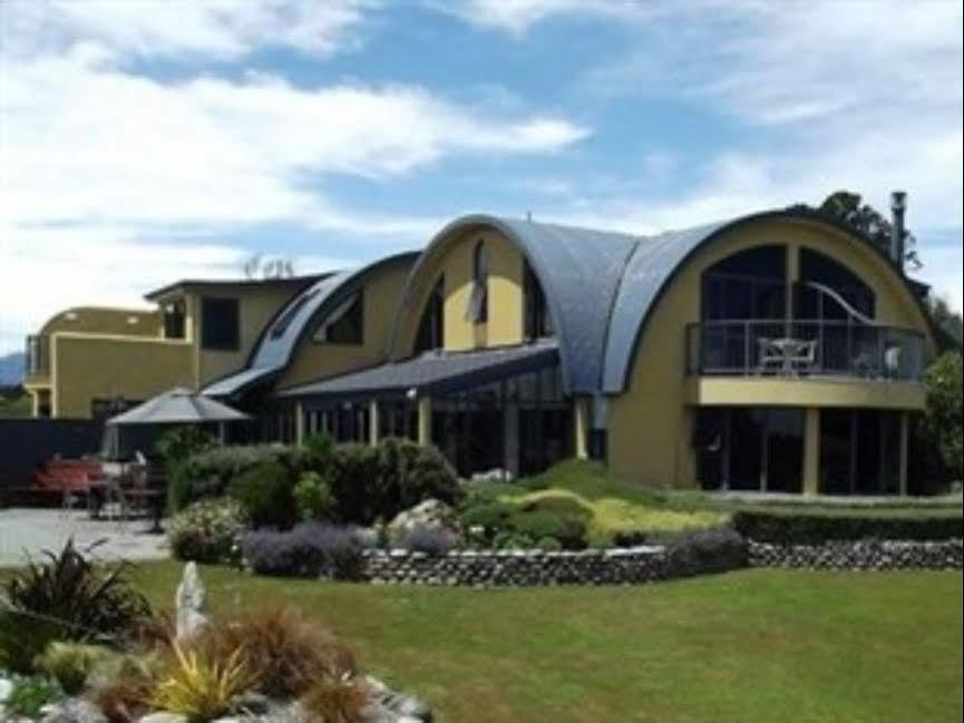 Kapitea Lodge Awatuna Exterior photo